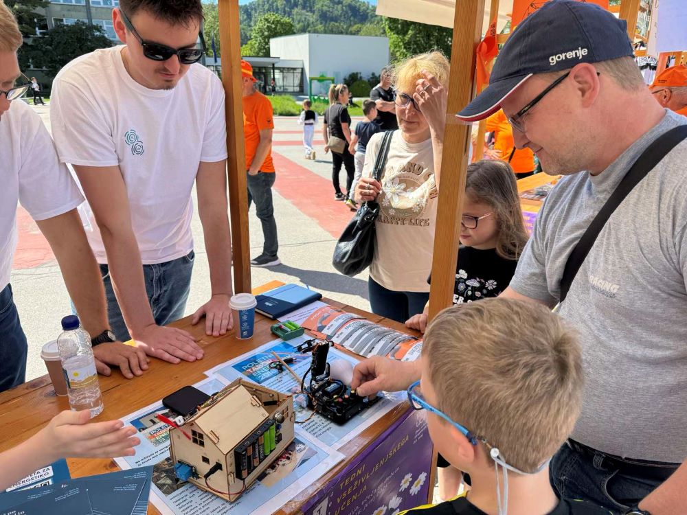 Stojnica na festivalu Odprimo srca zelenim navadam