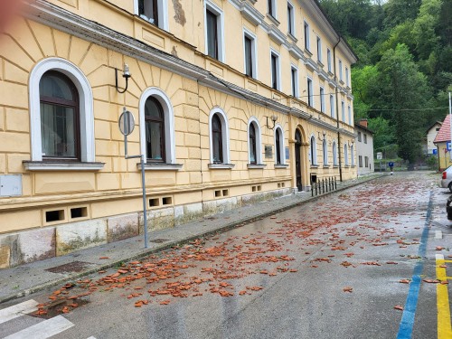 Nastale poškodbe na stavbi FE UM