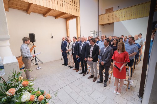 Gaudeamus v izvedbi pevca Lovra Jurečiča